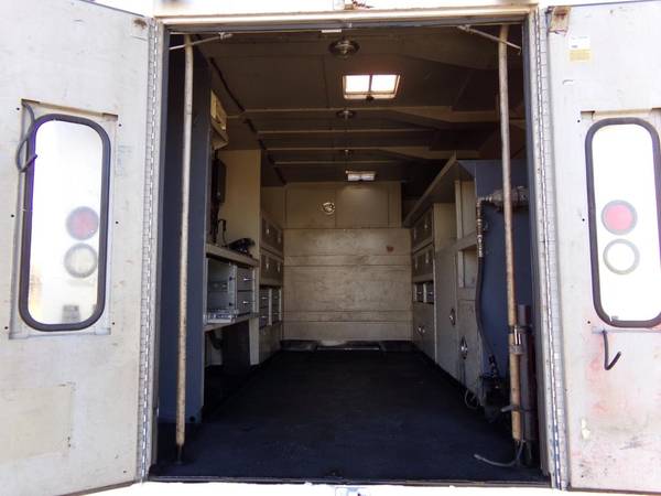 2006 GMC C5500 12' Service Box Truck - cars & trucks - by dealer -... for sale in Purgitsville, District Of Columbia – photo 11