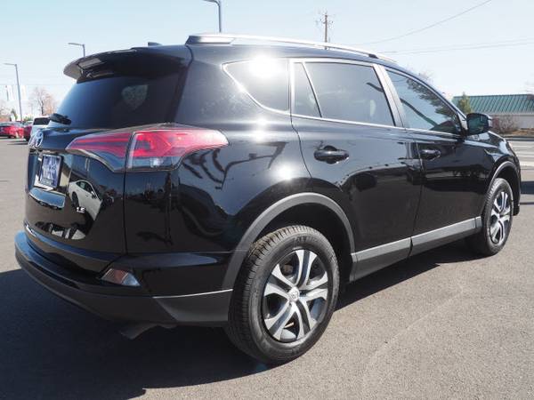 2018 Toyota RAV4 LE - - by dealer - vehicle automotive for sale in Bend, OR – photo 4