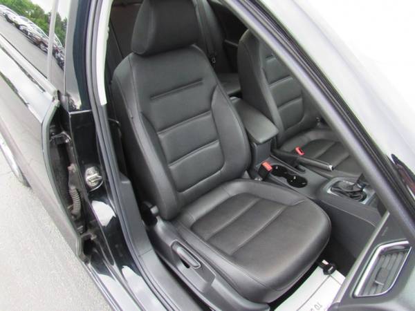 2012 Volkswagen Jetta Sedan TDI with Leatherette door panel inserts for sale in Grayslake, IL – photo 17