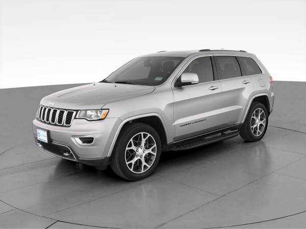2018 Jeep Grand Cherokee Limited Sport Utility 4D suv Gray - FINANCE... for sale in Ronkonkoma, NY – photo 3
