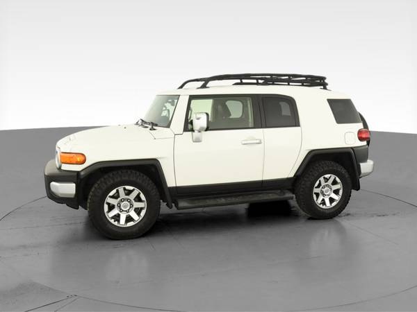 2014 Toyota FJ Cruiser Sport Utility 2D suv White - FINANCE ONLINE -... for sale in Albany, NY – photo 4