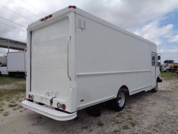2004 Workhorse STEP VAN FORWARD CONTROL CHASSIS COMMERCIAL VANS... for sale in Hialeah, FL – photo 5