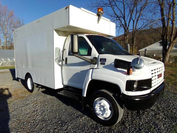 2006 GMC C5500 12' Service Box Truck - cars & trucks - by dealer -... for sale in Purgitsville, District Of Columbia – photo 7