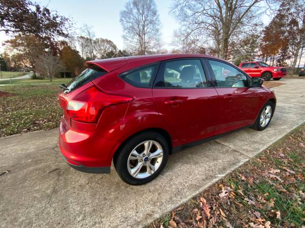 2012 Ford Focus SE hatchback - cars & trucks - by owner - vehicle... for sale in Fort Mill, NC – photo 5