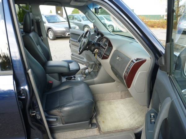 2002 MITSUBISHI MONTERO LIMITED VERY CLEAN 4X4 3RD ROW 7 PASS LEATHER for sale in Milford, MA – photo 15