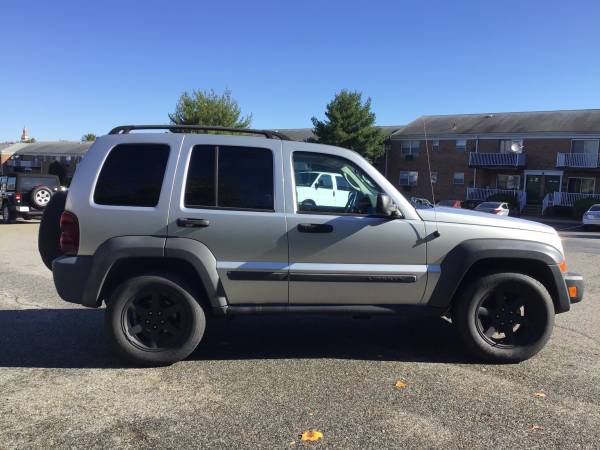 JEEP LIBERTY - MANUAL - RARE - cars & trucks - by owner - vehicle... for sale in South River, NY – photo 4
