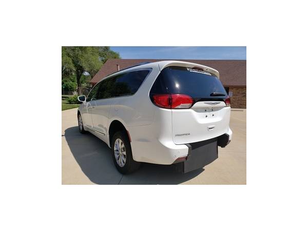 2018 Chrysler Pacifica Touring L 45k Wheelchair Mobility Handicap... for sale in Wichita, MN – photo 16