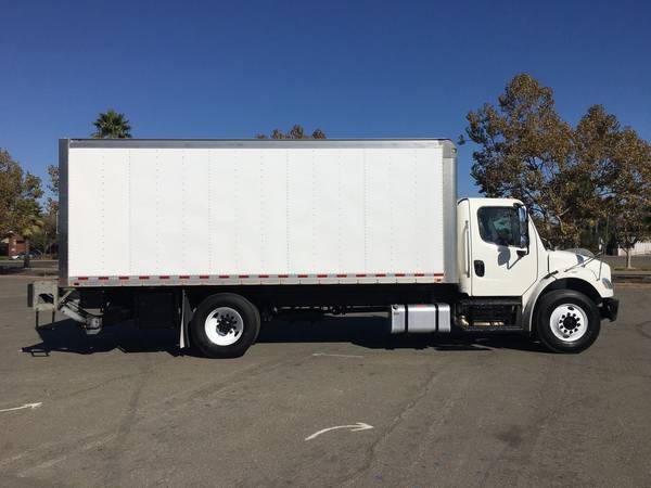 2017 FREIGHTLINER M2 20' BOX TRUCK BIG ALUMINUM LIFT *CARB... for sale in Fairfield, WA – photo 4