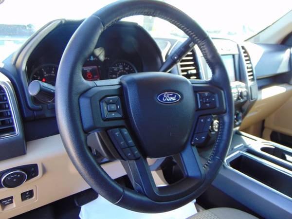 2019 Ford F-150 CREW CAB 4X4 XLT *(Mileage: 22,922!) - cars & trucks... for sale in Devine, TX – photo 4