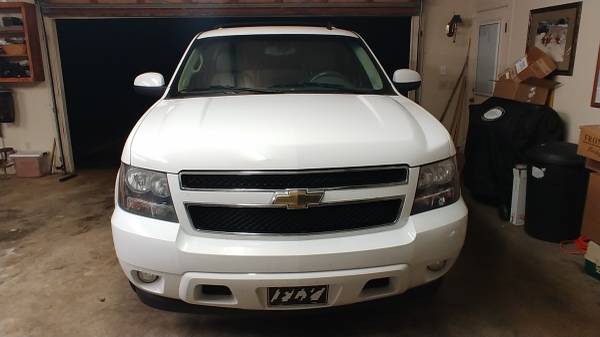 Chevy Suburban 2011 - cars & trucks - by owner - vehicle automotive... for sale in Belews Creek, NC – photo 2