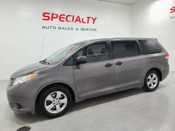 2014 Toyota Sienna L! 7 Passenger! New Tires! New Frnt Brakes! for sale in Suamico, WI – photo 2