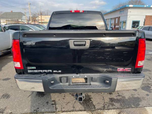 2011 GMC SIERRA 1500 SLE 4x4 4DR CREW CAB 5 8 ft SB - cars & for sale in Milford, NY – photo 4