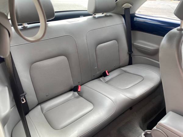 2006 Volkswagen new beetle 2 5 L hatchback sunroof heated seats for sale in Brooklyn, NY – photo 18