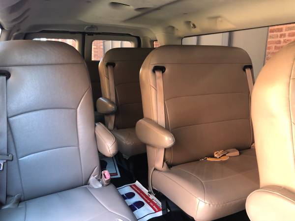 2008 Ford E350 Ext Super Duty 14 Pass Van 96K 1 owner Like New! for sale in Chicago, IL – photo 17