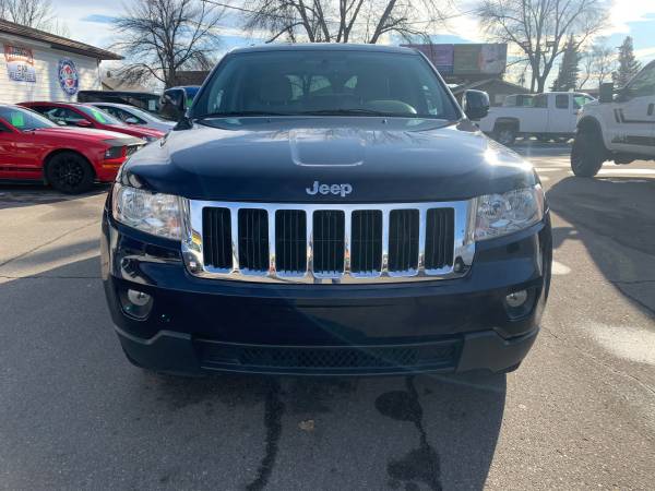 ★★★ 2013 Jeep Grand Cherokee Laredo 4x4 / ONLY 87k Miles! ★★★ - cars... for sale in Grand Forks, MN – photo 3