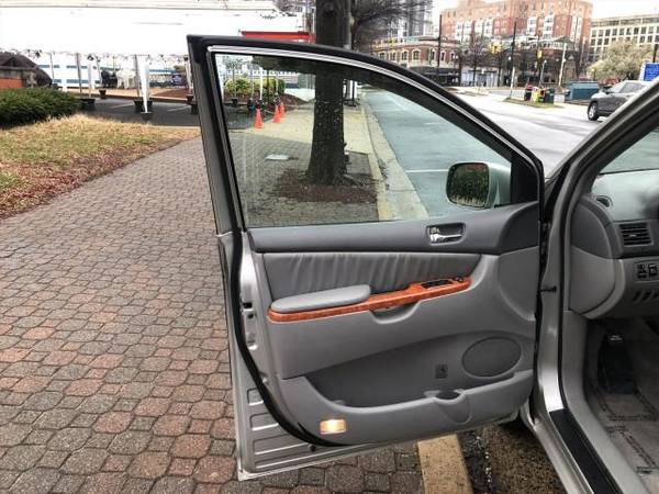 2009 Toyota Sienna - - by dealer - vehicle for sale in Arlington, District Of Columbia – photo 9