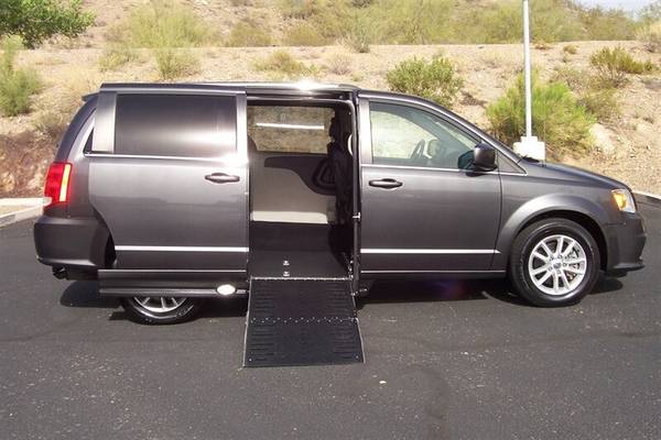 2018 Dodge Grand Caravan SXT Wheelchair Handicap Mobility Van - cars for sale in Phoenix, TX – photo 2