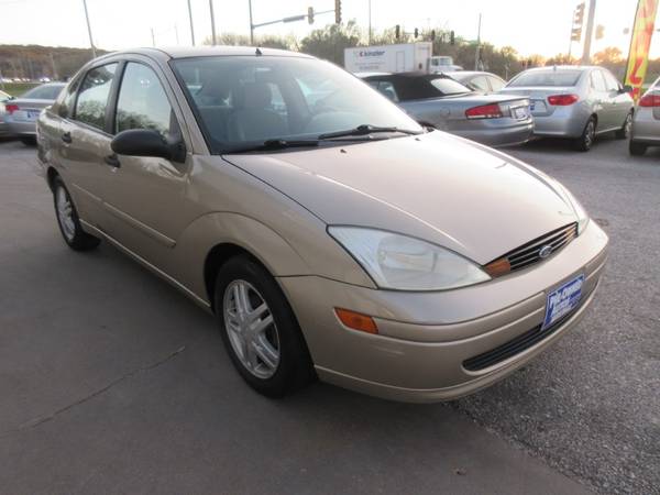 2002 Ford Focus SE Sedan - Automatic- Wheels - Low Mileage - 59K!! -... for sale in Des Moines, IA – photo 4