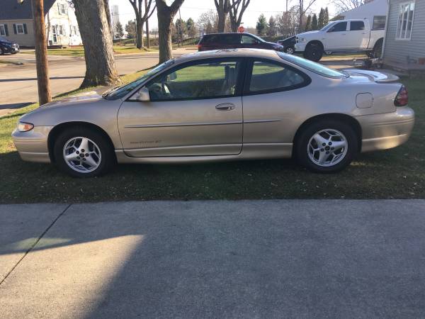 2001 Pontiac Grand Prix - cars & trucks - by owner - vehicle... for sale in Green Bay, WI – photo 3