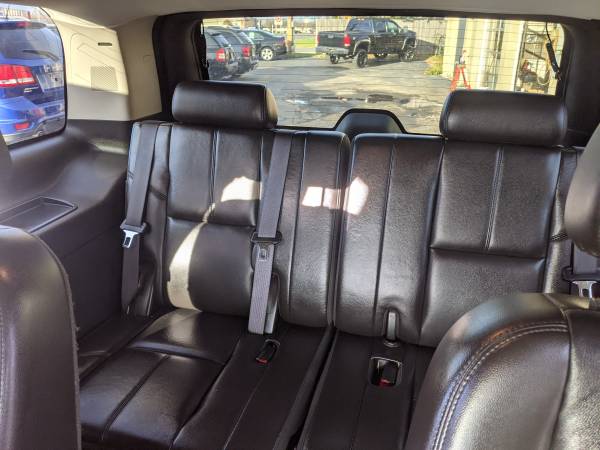 2009 GMC Yukon third row seating - cars & trucks - by owner -... for sale in Brewerton, NY – photo 6