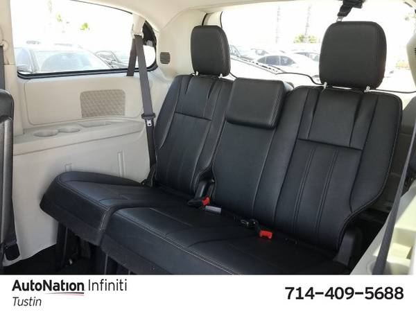 2016 Chrysler Town & Country Touring SKU:GR198964 Regular for sale in Tustin, CA – photo 18