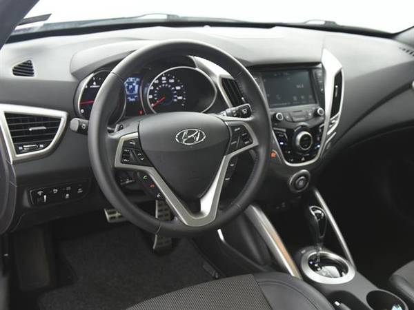 2016 Hyundai Veloster Coupe 3D coupe Red - FINANCE ONLINE for sale in Atlanta, TN – photo 2