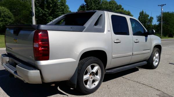 07 CHEVY AVALANCHE LTZ- 1 OWNER, ALL OPTIONS, DVD, SUPER CLEAN/ SHARP! for sale in Miamisburg, OH – photo 6