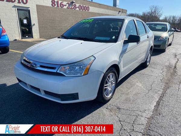 2010 FORD FOCUS SE - cars & trucks - by dealer - vehicle automotive... for sale in BLUE SPRINGS, MO – photo 2