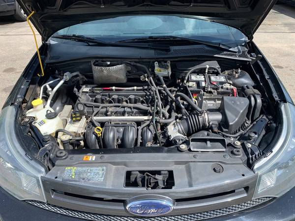 2009 Ford Focus SE Coupe 2-Door - - by dealer for sale in Dayton, OH – photo 14