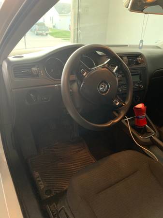 2015 Volkswagen Jetta - cars & trucks - by owner - vehicle... for sale in Silvis, IA – photo 6
