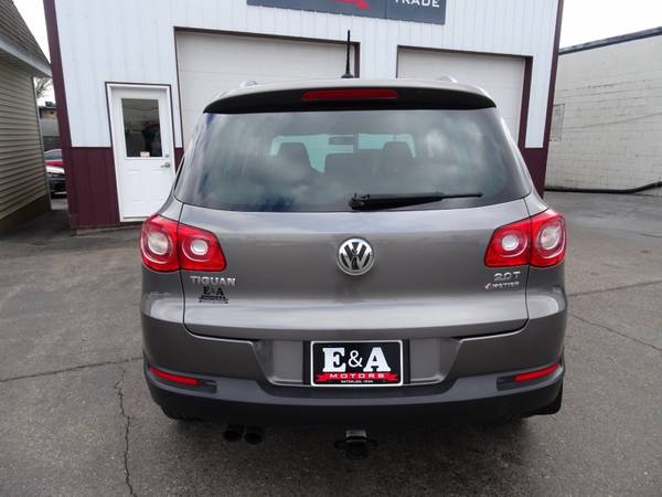 2009 Volkswagen Tiguan AWD - - by dealer - vehicle for sale in Waterloo, WI – photo 5