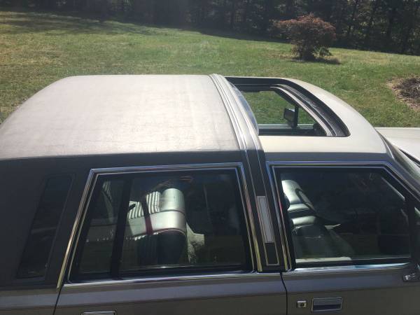 1986 Lincoln Town Car- Cartier Designer Series-1 Owner- for sale in Bethel Park, PA – photo 11