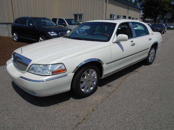 2005 Lincoln Town Car Limited for sale in East Windsor, MA – photo 13
