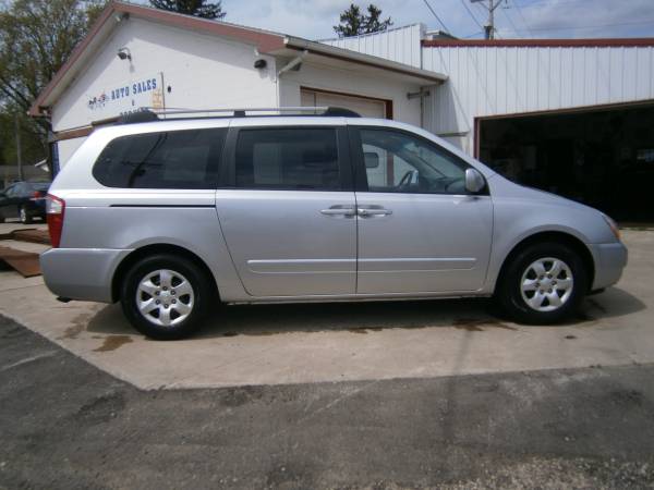 2008 Kia Sedona - - by dealer - vehicle automotive sale for sale in Westby, WI – photo 4