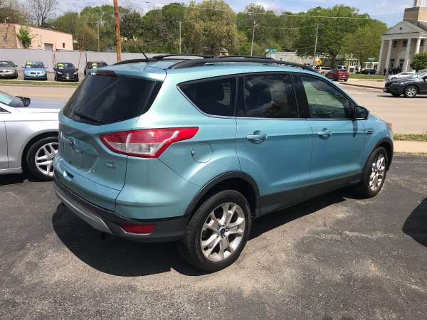 2013 Ford Escape sharp - - by dealer - vehicle for sale in Beloit, IL – photo 2