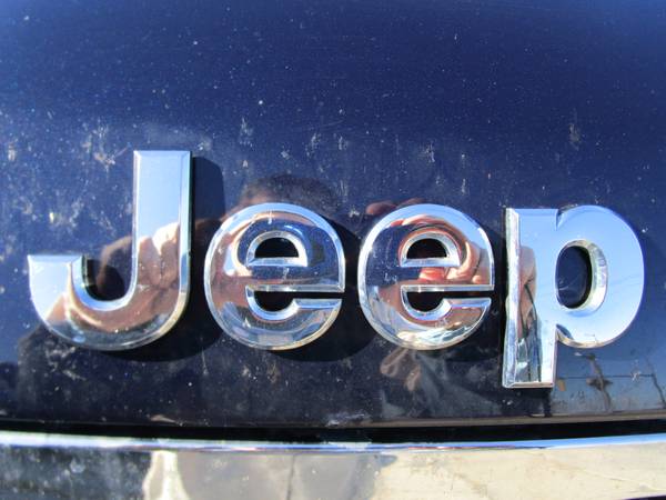 2013 JEEP GRAND CHEROKEE LAREDO 4X4 - cars & trucks - by dealer -... for sale in Toledo, OH – photo 19