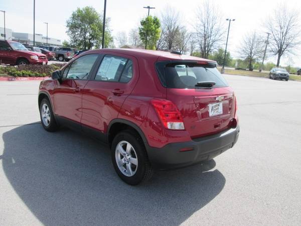 2015 Chevy Chevrolet Trax LS suv Ruby Red Metallic for sale in Fayetteville, OK – photo 4