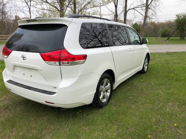 2011 TOYOTA SIENNA LE 1OWNER CLEAN CARFAX ( SOLD ) - cars & for sale in Hyde Park, NY – photo 2