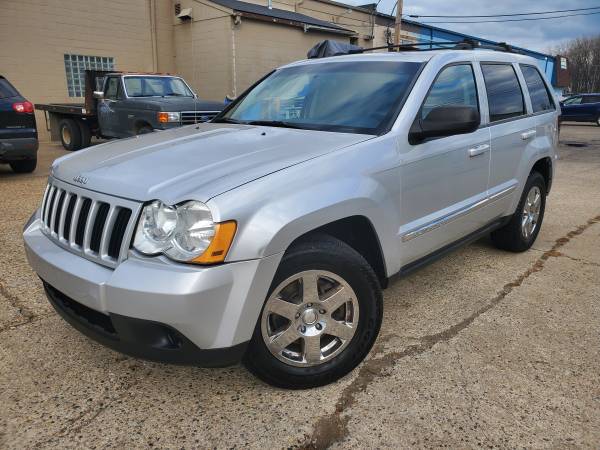 2010 Jeep Grand cherokee Laredo 4X4 SUV - cars & trucks - by owner -... for sale in Mount Clemens, MI – photo 2