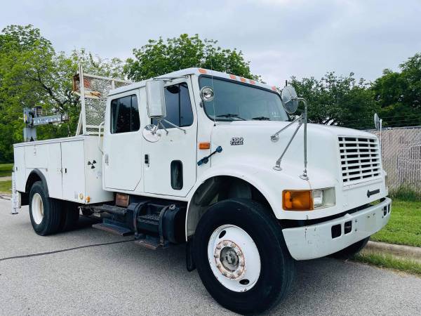 2002 INTERNATIONAL 4000 SERIES 4700 - - by dealer for sale in Pflugerville, TX – photo 3