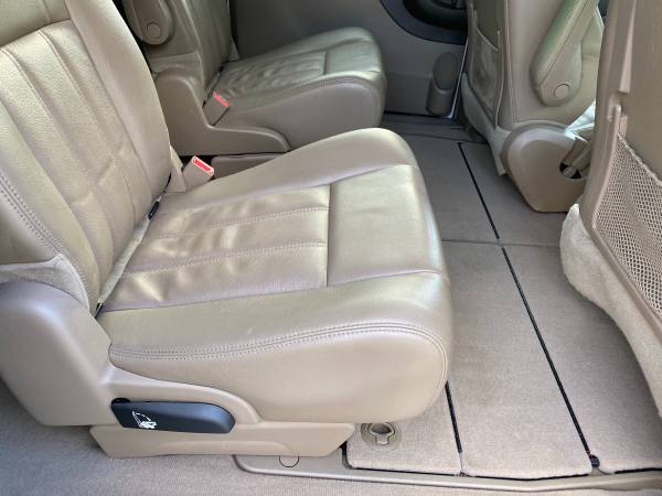 2012 Chrysler Town Country Touring - L - - by dealer for sale in Other, TN – photo 18