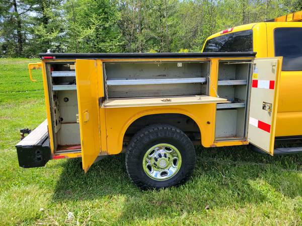 2006 Chevrolet 2500 HD 4x4 Utility Truck for sale in Woodbine, WV – photo 9