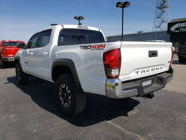 CLEAN!!! 2019 TYOTA TACOMA 4X4 OFF ROAD!!!! - cars & trucks - by... for sale in Norman, KS – photo 3