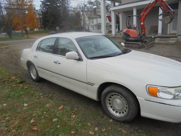 2000 Lincoln town car for sale in Prattsburgh, NY – photo 3
