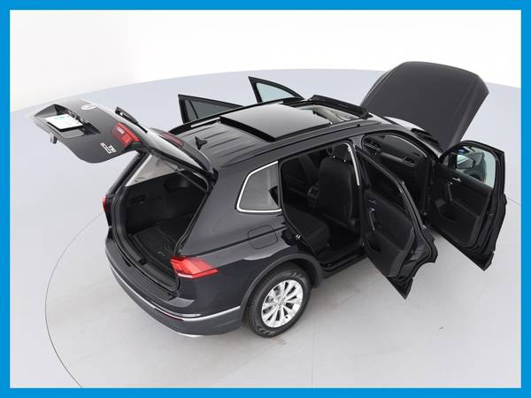 2018 VW Volkswagen Tiguan 2 0T SE 4MOTION Sport Utility 4D suv Black for sale in Chaska, MN – photo 19