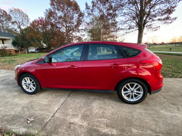 2012 Ford Focus SE hatchback - cars & trucks - by owner - vehicle... for sale in Fort Mill, NC – photo 8