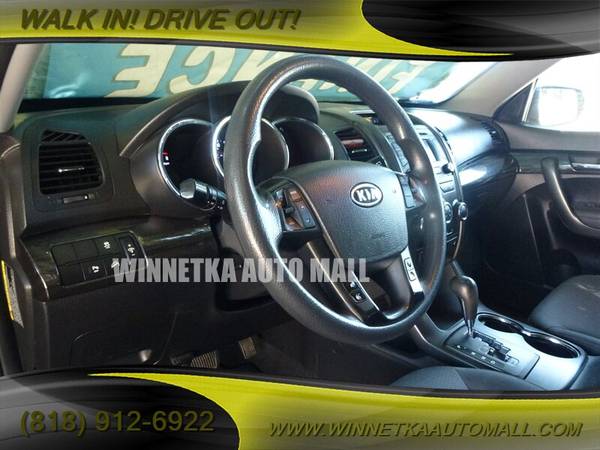 2013 KIA SORENTO I SEE YOU LOOKING AT ME! TAKE ME HOME TODAY! for sale in Winnetka, CA – photo 7