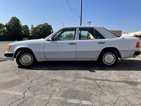 1991 Mercedes-Benz 300E 2.6L - cars & trucks - by owner - vehicle... for sale in Los Angeles, CA – photo 4