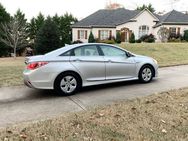 2012 Hyundai Sonata Hybrid *Tons of Options* - cars & trucks - by... for sale in Kennesaw, TN – photo 5