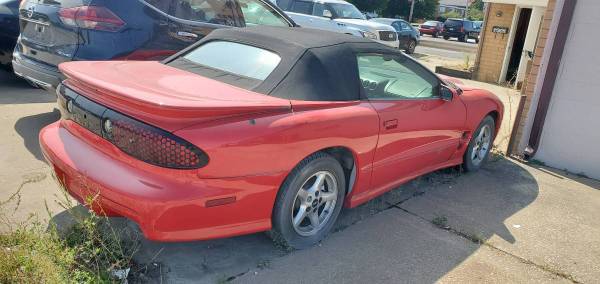 1999 Pontiac Firebird 2dr Convertable only 51, 247 miles runs great for sale in Wickliffe, OH – photo 2